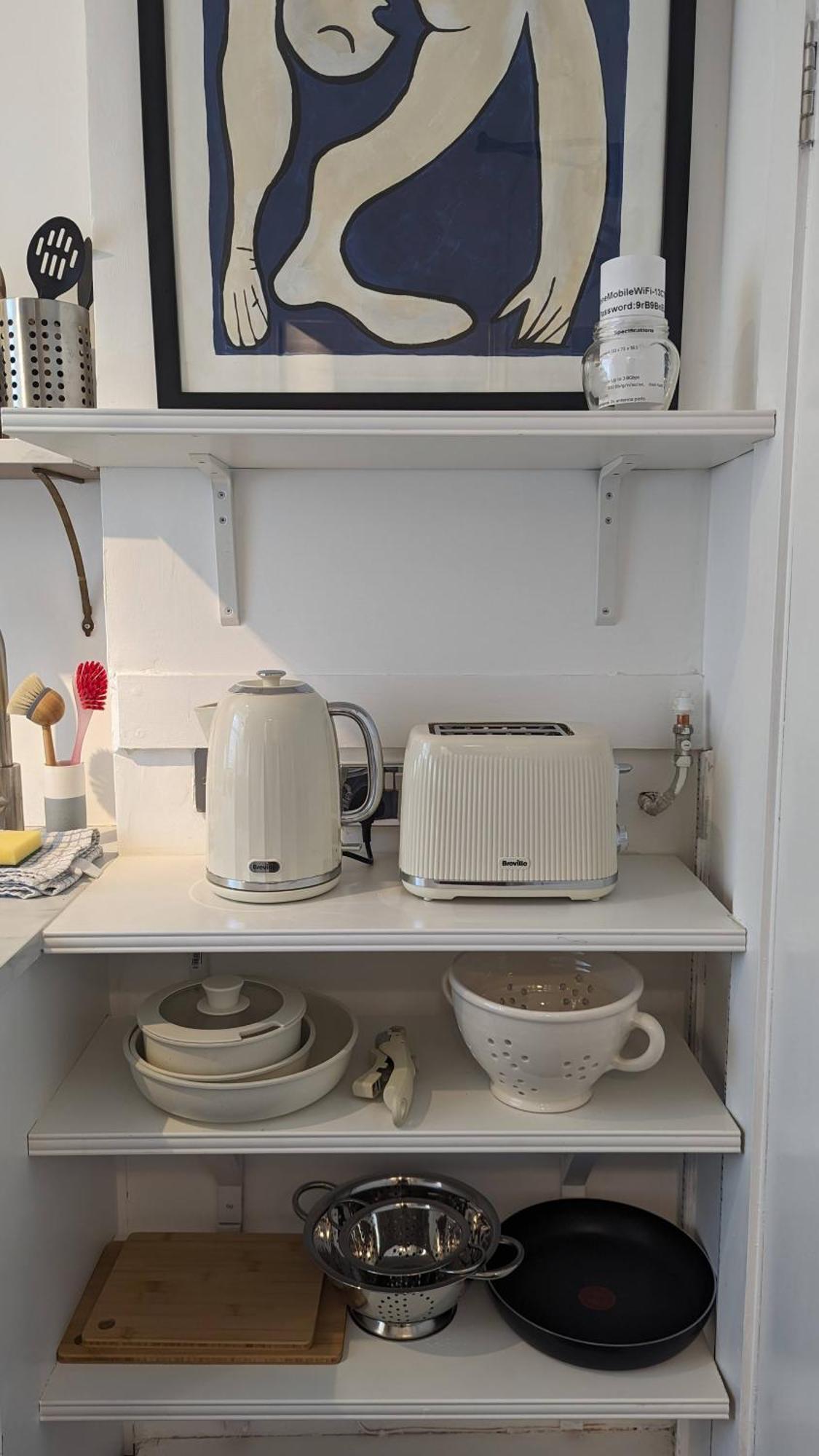 לונדון Charming & Quaint Old Compton Apartamento - Quiet Guests Only Allowed, No Parties Allowed, Over 25 Years Old Or Families מראה חיצוני תמונה