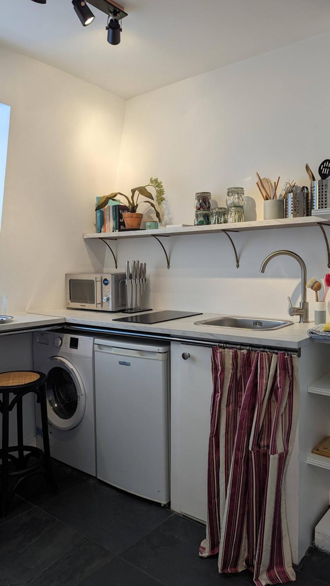 לונדון Charming & Quaint Old Compton Apartamento - Quiet Guests Only Allowed, No Parties Allowed, Over 25 Years Old Or Families מראה חיצוני תמונה