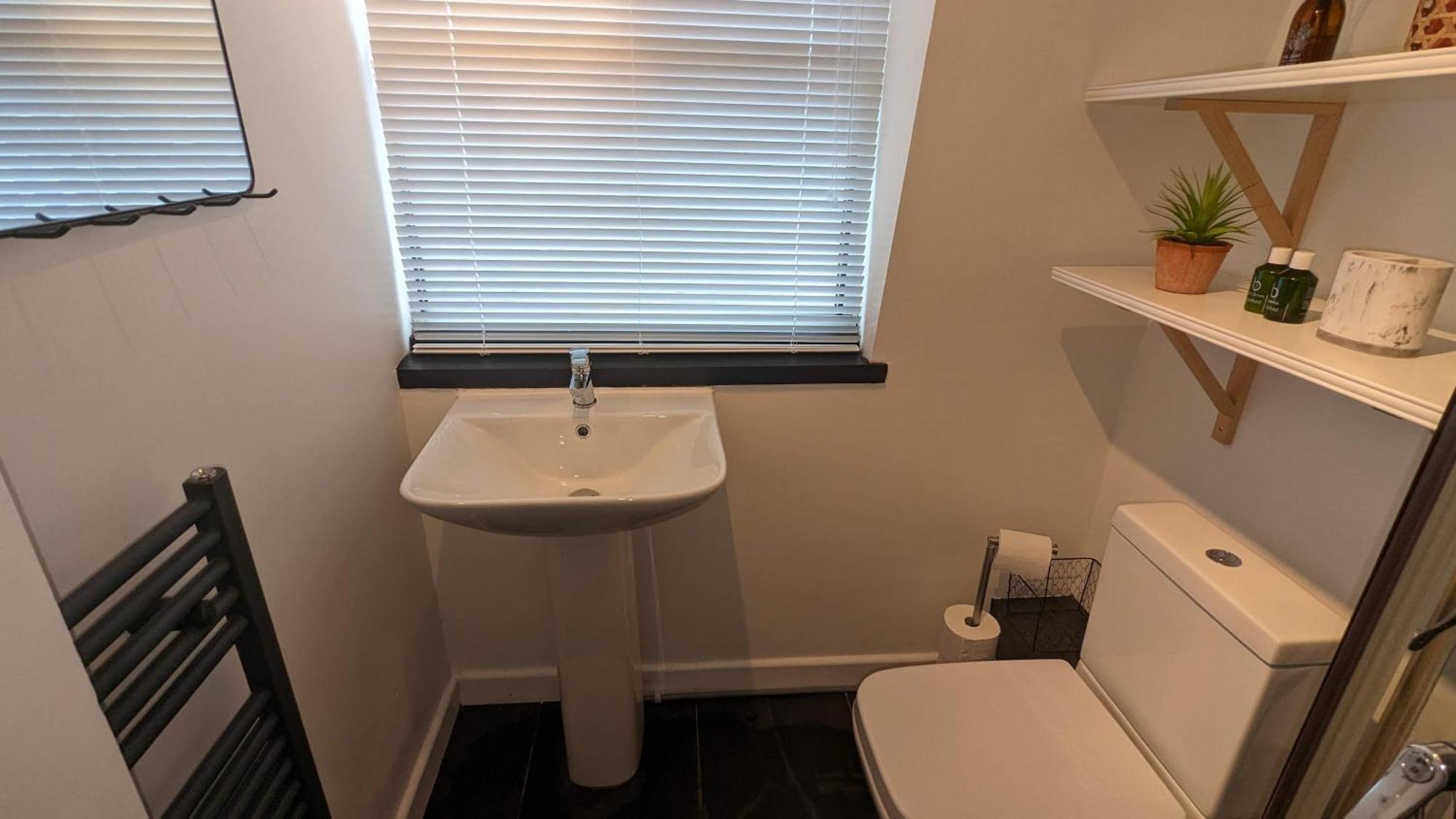 לונדון Charming & Quaint Old Compton Apartamento - Quiet Guests Only Allowed, No Parties Allowed, Over 25 Years Old Or Families מראה חיצוני תמונה