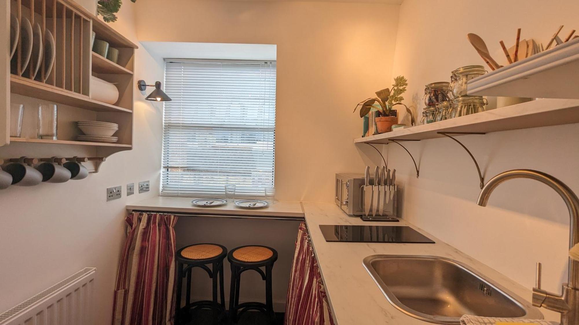 לונדון Charming & Quaint Old Compton Apartamento - Quiet Guests Only Allowed, No Parties Allowed, Over 25 Years Old Or Families מראה חיצוני תמונה